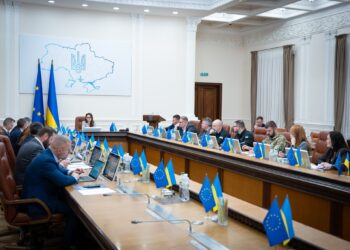 "На старті ми чітко визначили для себе чотири ключові пріоритети: гідність людини, безпека, розвиток економіки і відбудова", – прем’єрка Юлія Свириденко. Фото з Фейсбук-сторінки Юлії Свириденко.