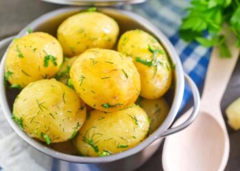 Картопляний сезон. Фото: stolovaya.com.ua