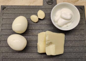 Часом буває ситуація, що взялися щось готувати, а якогось продукту не вистачає. Виявляється, часто можна знайти альтернативний продукт. Фото: cdn.smak.menu