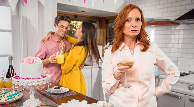 "У долі не зле з почуттям гумору", - зрозуміла Оленка.