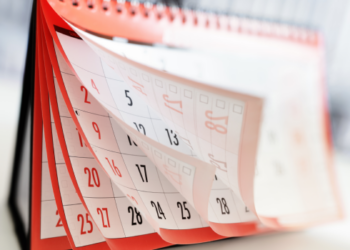 З вересня 2023 року Православна церква України та Українська Греко-Католицька церква офіційно перейшли на новоюліанський календар, а російська православна церква все ще «живе» за юліанським календарем. Фото: i.work.ua