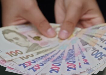 Закон передбачає комплексне оновлення системи «дитячих виплат» – від періоду вагітності до моменту зарахування дитини до школи. Фото: nashreporter.com