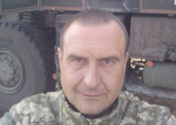 "Лебедю" пропонували посаду інстурктора. Утім він вперто рвався на війну.