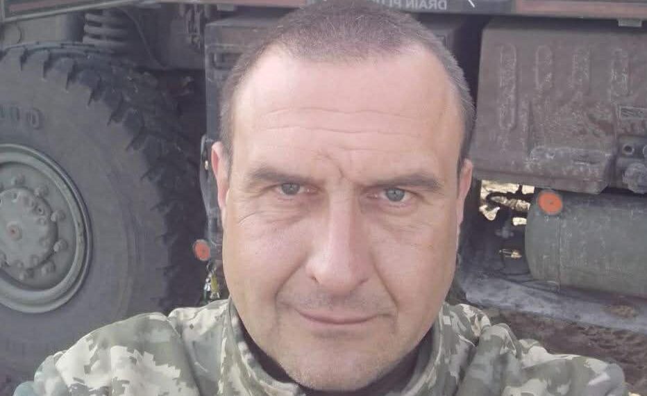 "Лебедю" пропонували посаду інстурктора. Утім він вперто рвався на війну.