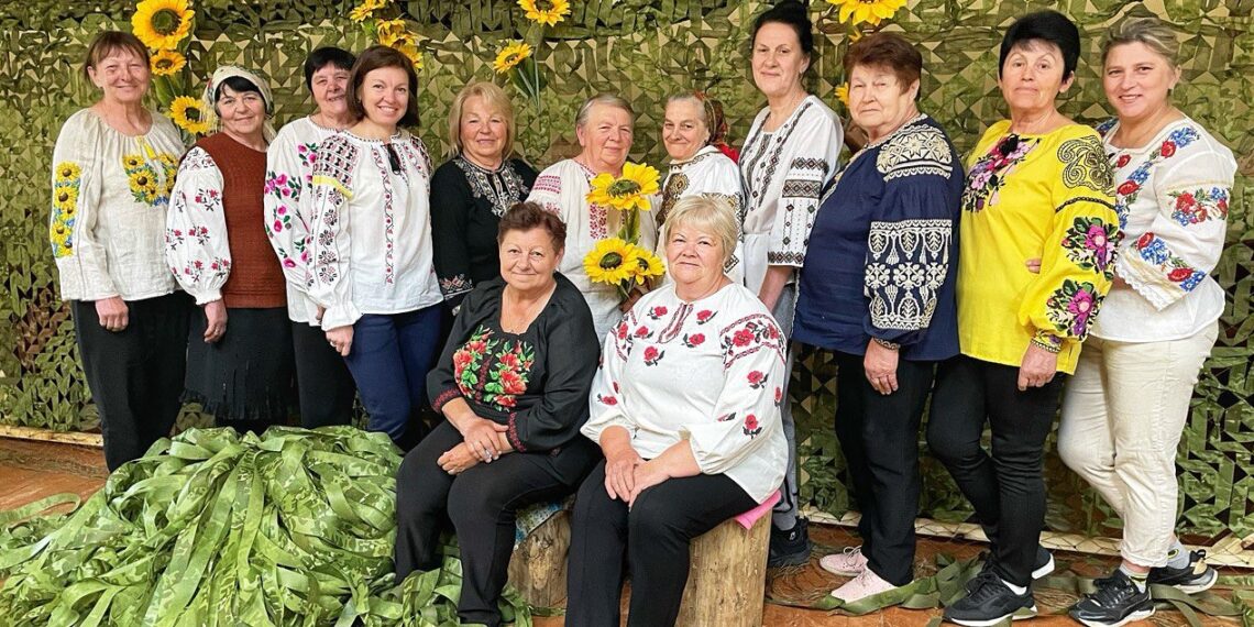 Налічує «вулик» "Літочківських бджілок" 26 небайдужих трудівниць, найстаршій з яких 79 років, наймолодшій – 19.