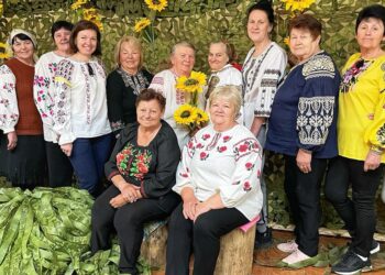 Налічує «вулик» "Літочківських бджілок" 26 небайдужих трудівниць, найстаршій з яких 79 років, наймолодшій – 19.