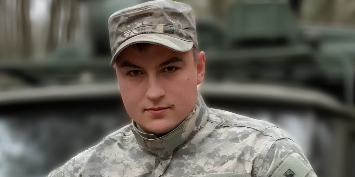 На фото: Роман Кунець мріяв показати дружині і сину цілий світ – подорожувати Україною, іншими країнами, але клята війна не дала здійснити ці задуми. Фото з домашнього архіву.