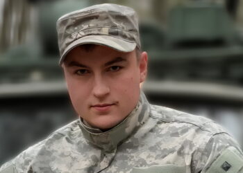 На фото: Роман Кунець мріяв показати дружині і сину цілий світ – подорожувати Україною, іншими країнами, але клята війна не дала здійснити ці задуми. Фото з домашнього архіву.