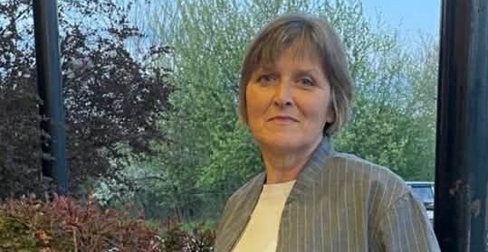 На готові вироби Ольга Данильченко наносить візерунки, які надиктовує душа