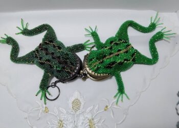 Яскраві монетниці-жабки поки не набридають