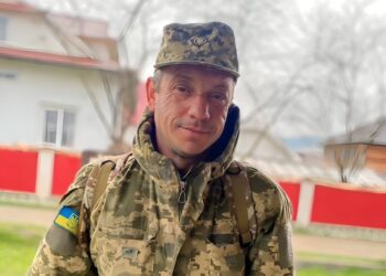 42-річний житель Путильщини, солдат 116 бригади батальйону матеріально-технічного забезпечення Михайло Заручинський загинув при виконанні бойового завдання поблизу Роботиного на Запоріжжі.