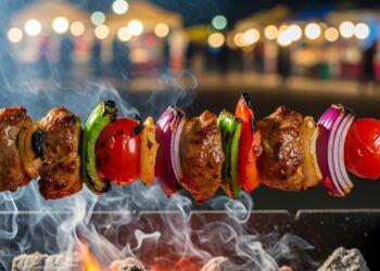 М’ясо для шашлику має бути свіжим, світло-рожевим, без сторонніх запахів. Фото: pixabay.com