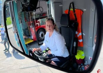 : З вересня 2022 року Ольга Бондар виходить на маршрути міста за кермом тролейбуса. Фото надане Ольгою Бондар.