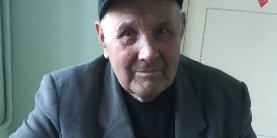 Народний умілець Микола Валовий. Фото автора.
