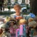 Її ляльки – це ожилі шматочки дитинства, в які вона вплітає усю нерозтрачену ніжність, найкращі голландські тканини та власне серце.