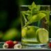Крім звичайної води, відновитися допоможуть різні напої, які можна приготувати вдома. Фото: cdn.pixabay.com