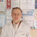 «Найчастіше тремтять руки, але тремор може виникати також у ділянці голови, тулуба чи інших частин тіла», – каже Дмитро Надзельський. Фото з архіву лікаря.