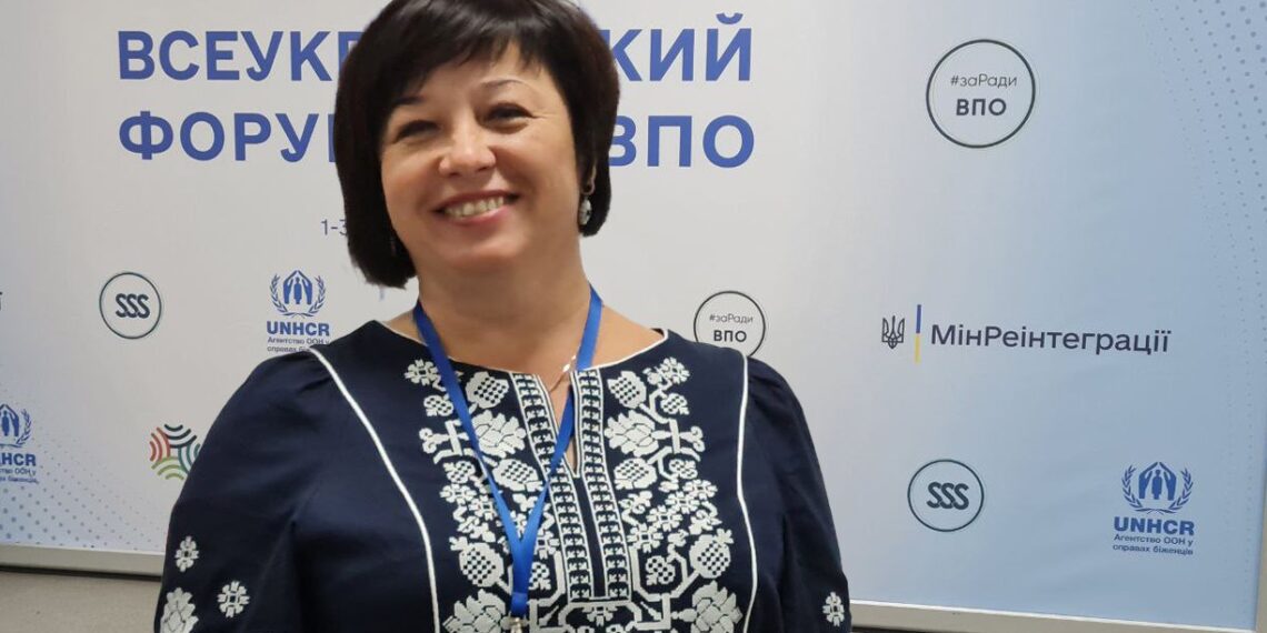 Зараз Нью-Йорк в окупації. За словами Тетяни Красько, там проживає семеро людей. Із 12,5 тисячі на початок великої війни. Скабеєва тричі в прямому ефірі «звільняла» селище. А потім показали простріляний знак Нью-Йорка і дуже тішилися... Фото з архіву співрозмовниці.