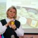 «Меду з мінних полів стає все менше. Це – лімітовані партії. На кожній баночці такого меду зазначаємо контакти бджоляра», – каже Оксана Супрун. Фото з архіву громади.