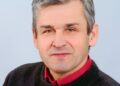 «Жоден домашній тест не дає стовідсоткової гарантії, що мед натуральний», – каже Станіслав Демидов. Фото автора.