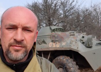 Позивний він обрав ще в аеропорту, коли окупований Крим ятрив душу, а Генічеськ став крайньою вільною точкою перед півостровом. Позивний-обітниця, позивний-віра: колись Крим знову буде українським.