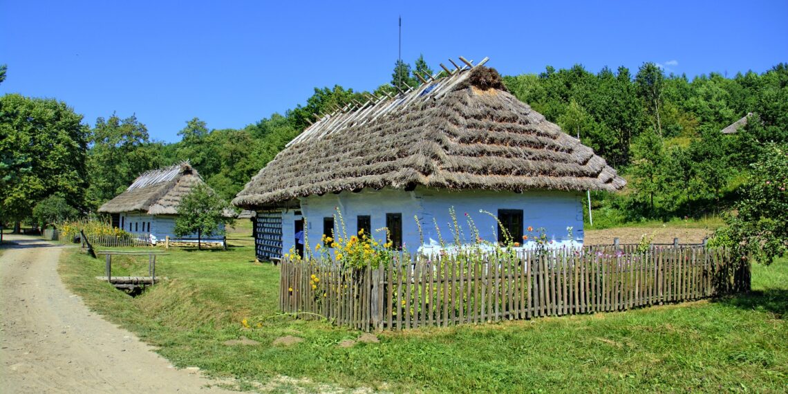 Катеринину хату вони з Степаном продали, обдумували й планували все разом. Фото: pixabay.com