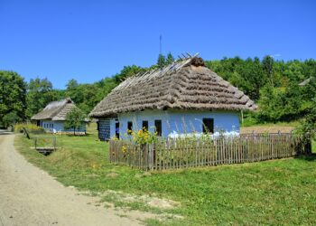 Катеринину хату вони з Степаном продали, обдумували й планували все разом. Фото: pixabay.com